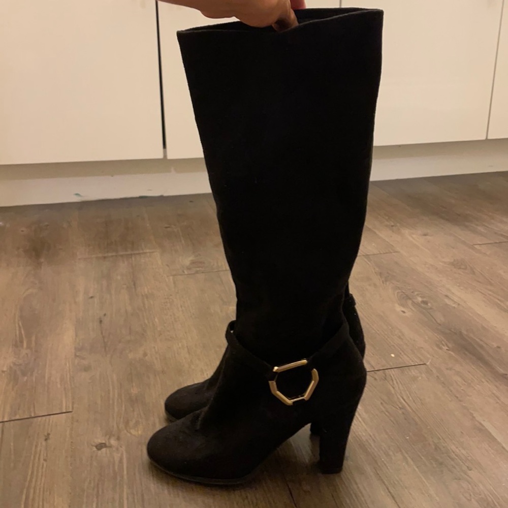 Women’s Black knee high boots in size 7M